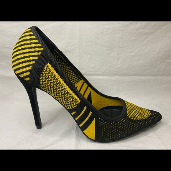CAPE ROBBIN Black/Yellow Pumps/Heels - Picture 3 of 4